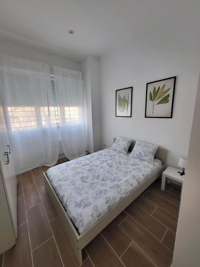 Bonito Piso A 300 M De Metro Garcia Noblejas Lejlighed *