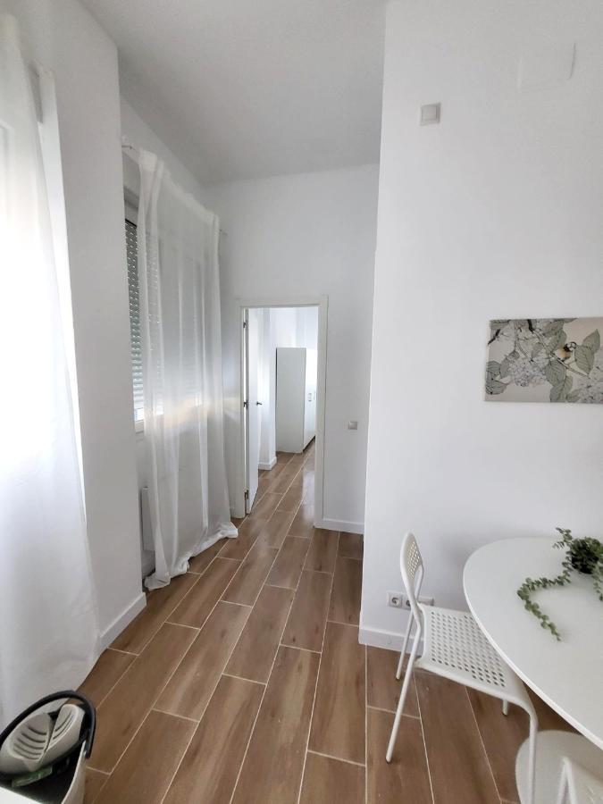 Bonito Piso A 300 M De Metro Garcia Noblejas Lejlighed