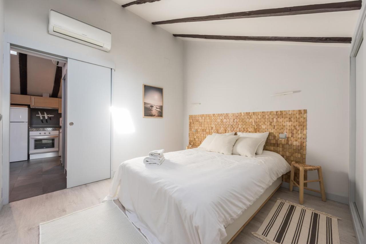 Bohemian 2bedroom Attic In Lavapies Apartment