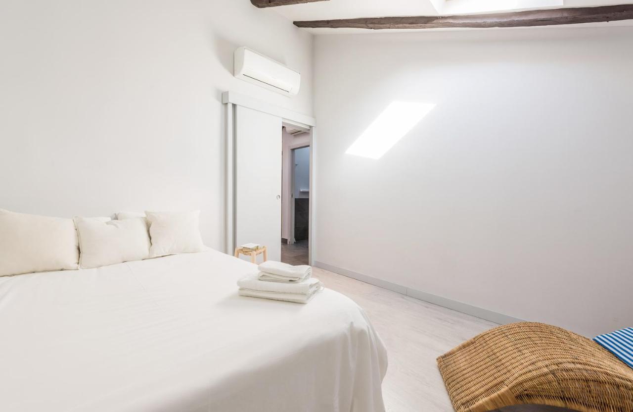 Apartment Bohemian 2bedroom Attic In Lavapies *
