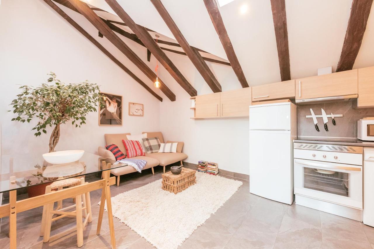 Bohemian 2bedroom Attic In Lavapies Apartment