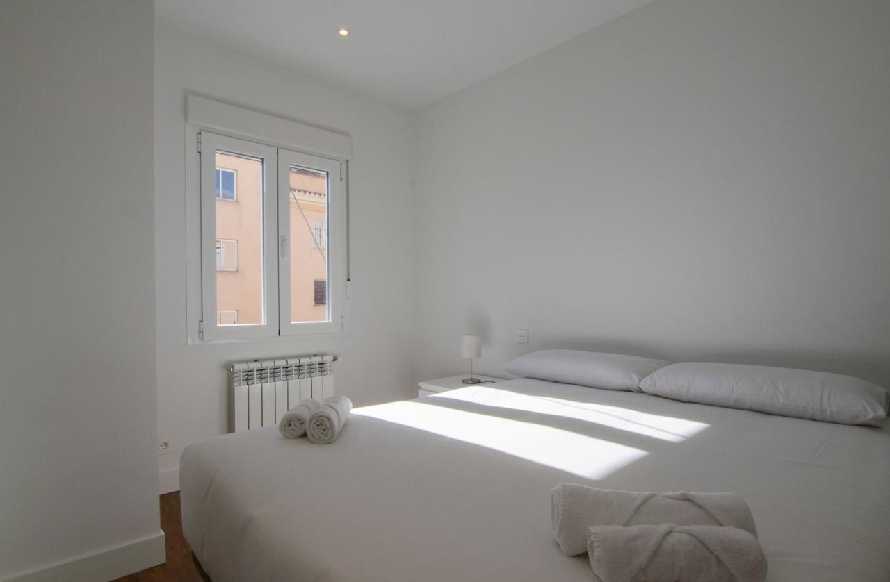2 Bedrooms 2 Bathrooms Furnished - Bernabeu - Business Area With Terrace - Minty Apartment *