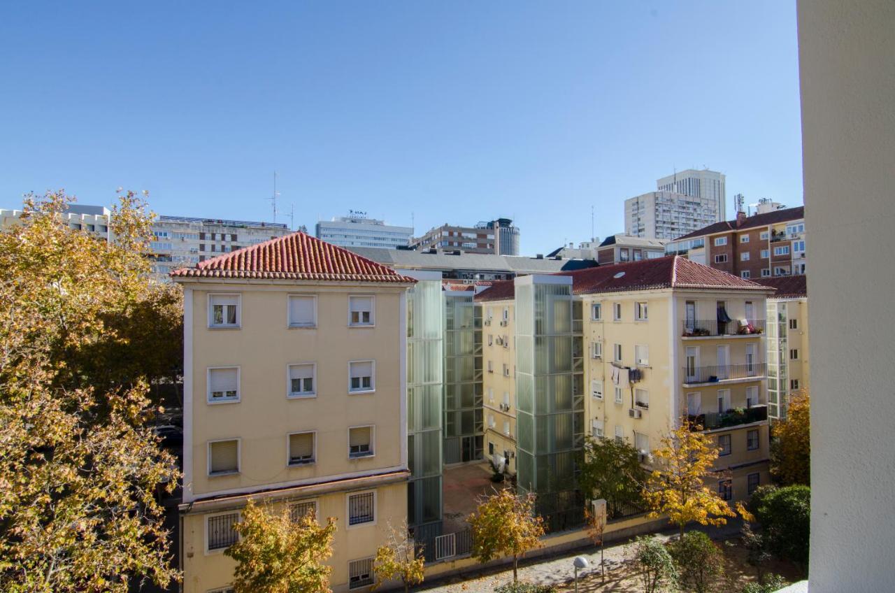 2 Bedrooms 2 Bathrooms Furnished - Bernabeu - Business Area With Terrace - Minty * Madri