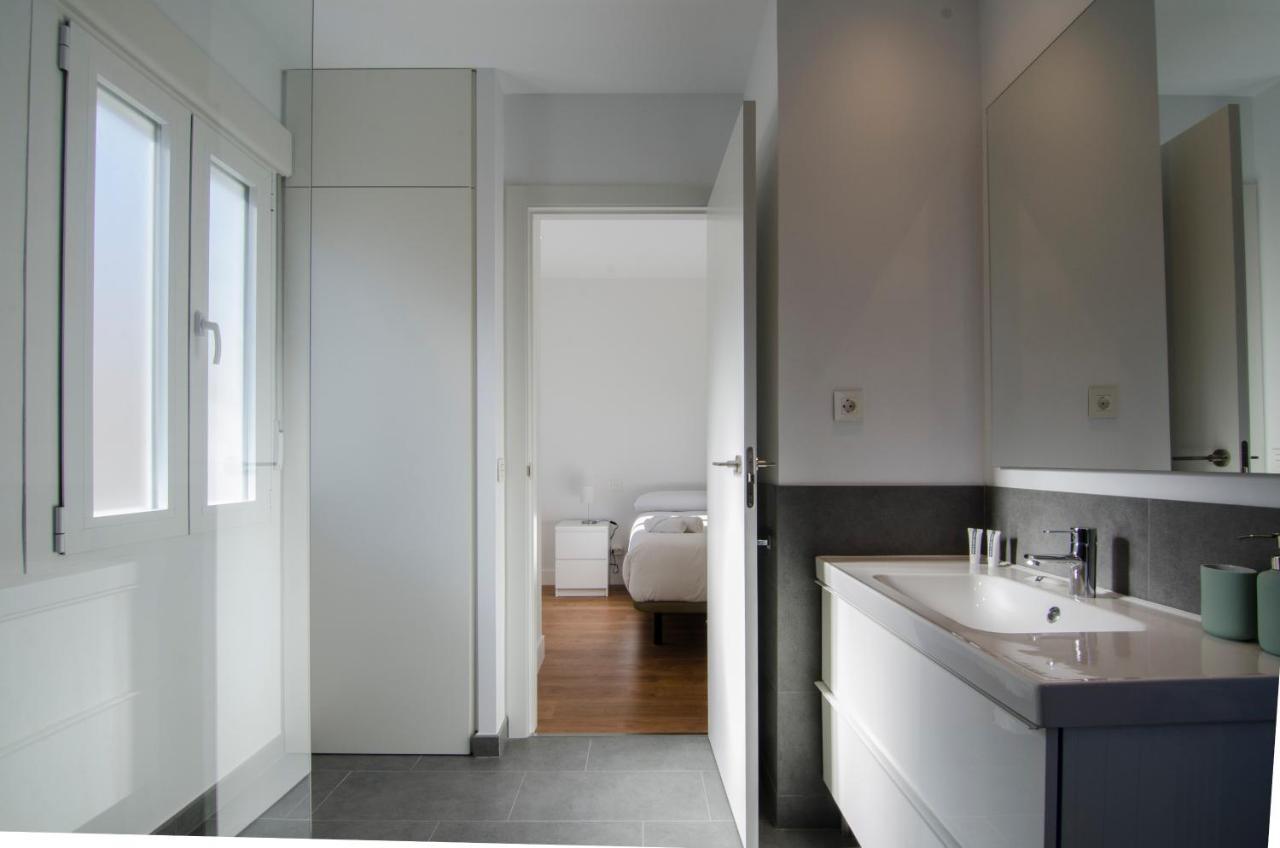 2 Bedrooms 2 Bathrooms Furnished - Bernabeu - Business Area With Terrace - Minty * Madri