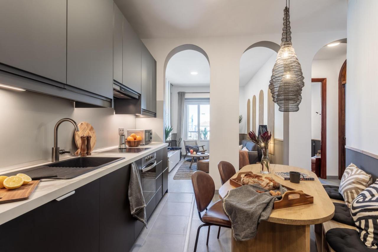Apartment Kobenni- One Bedroom With Office In Justicia *