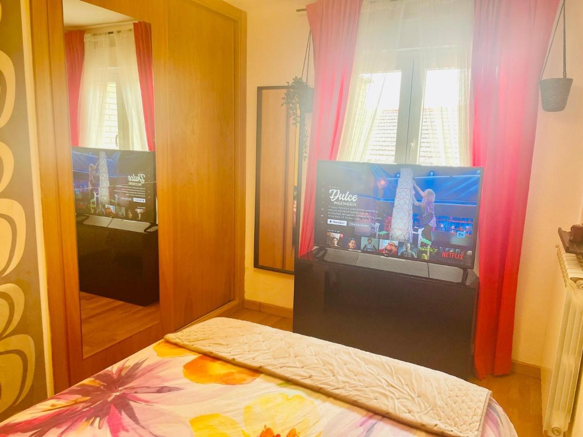 Atico & Terraza A 6 Minutos En Metro De Atocha Estacion Apartment *