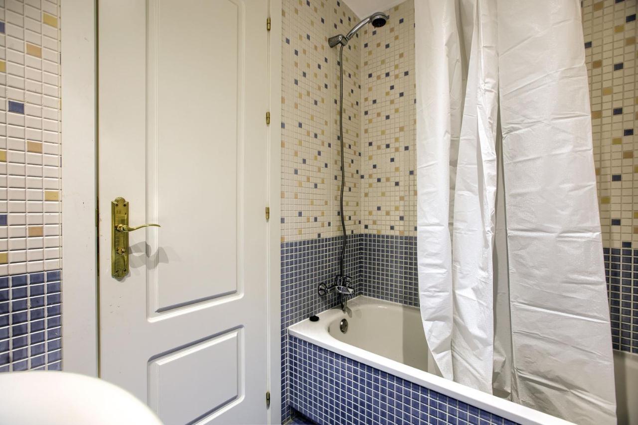 Charming Airport Apartment