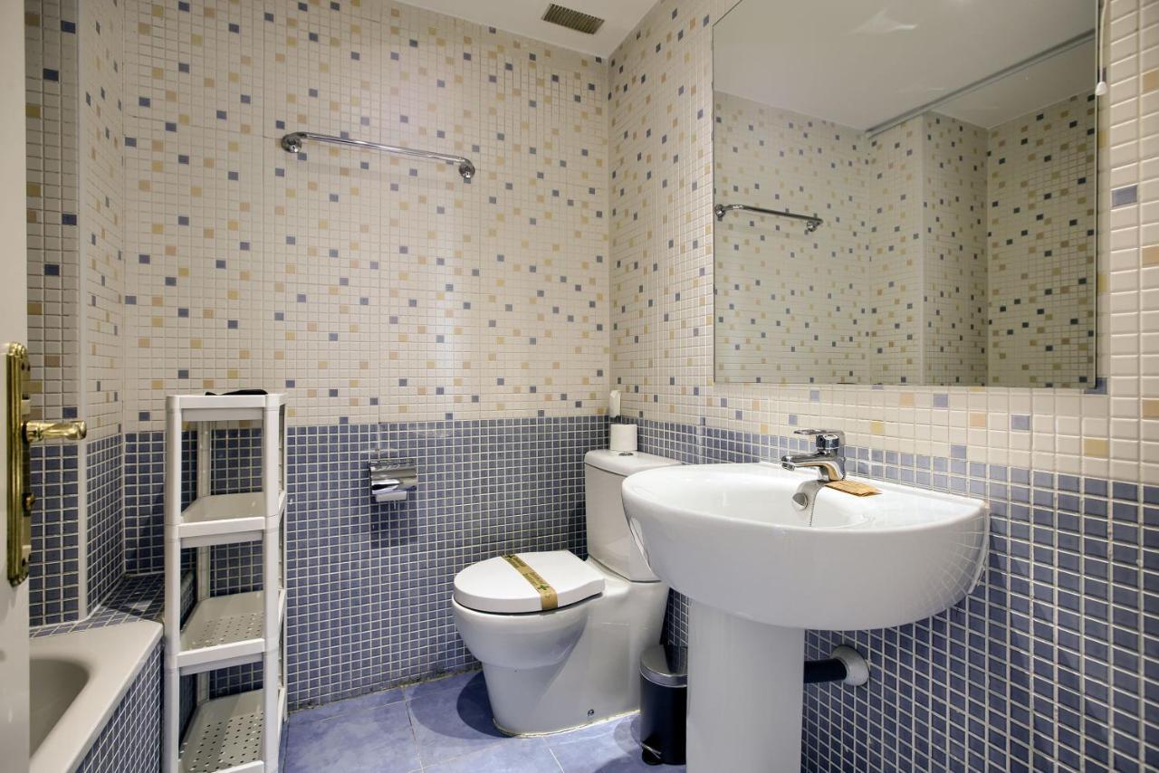 Charming Airport Apartment *