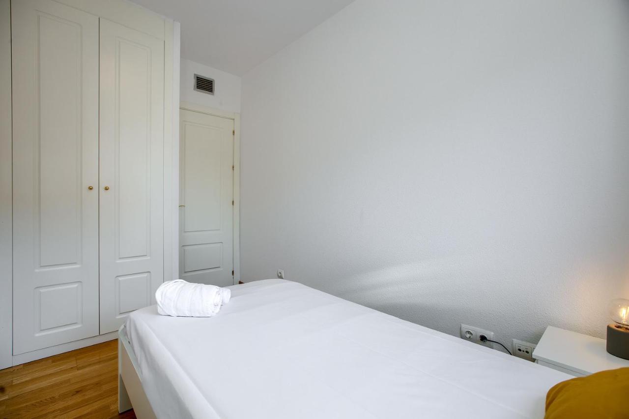 Charming Airport Apartment *