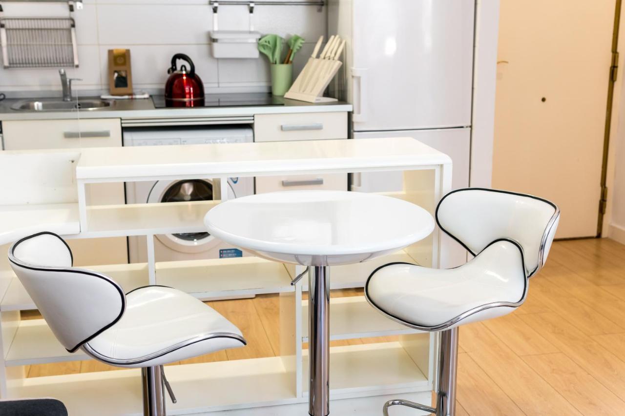 Bright Modern -1bedroom 1bath -cuatro Caminos Apartment *