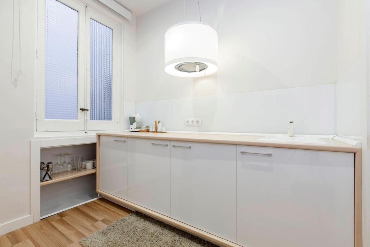 Charming Gran Via Luna Apartment *