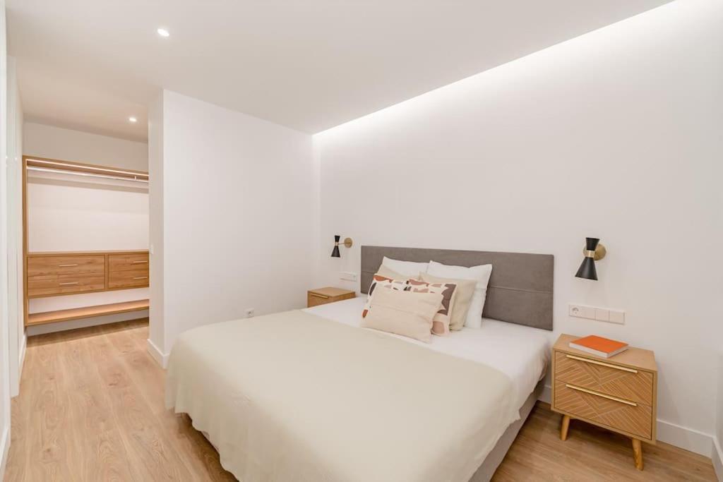 Centro Xiv Calle Mayor 3br 3bh Apartment Madrid