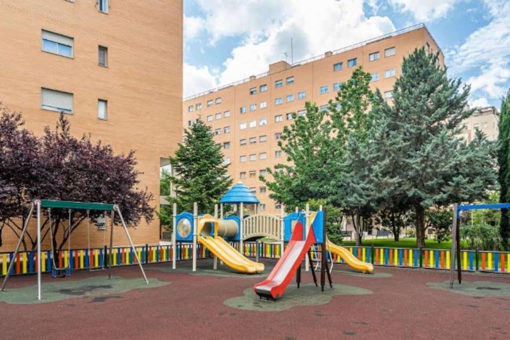 Apartamento Impresionante De 4 3 Banos Y 2 Plazas De Garaje