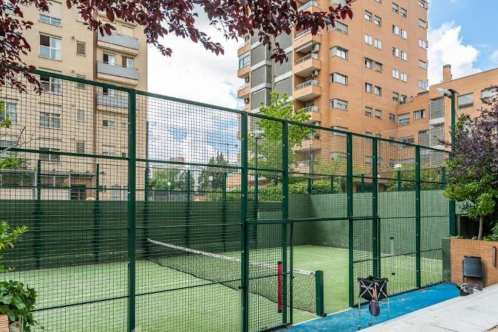 Impresionante De 4 3 Banos Y 2 Plazas De Garaje Apartamento Madrid