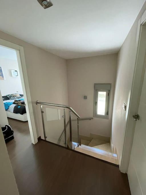 Apartamento Impresionante De 4 3 Banos Y 2 Plazas De Garaje *