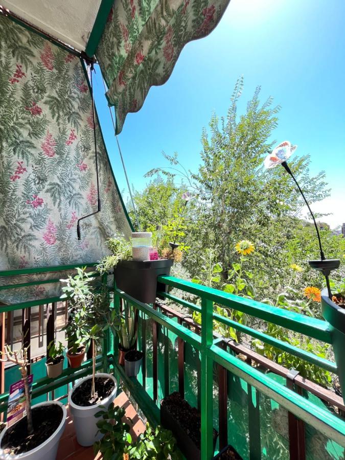Homestay Izq