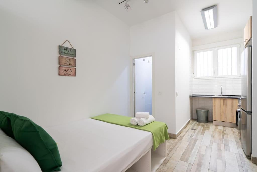 Flat At Street Level - Rio Tri-pedrero *
