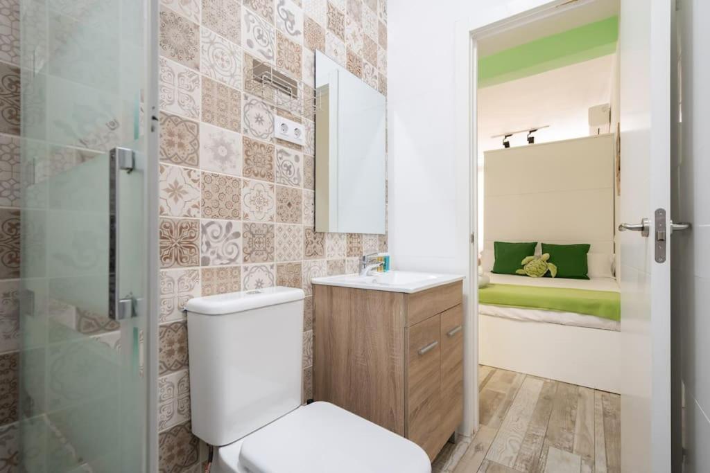 Flat At Street Level - Rio Tri-pedrero * Madrid