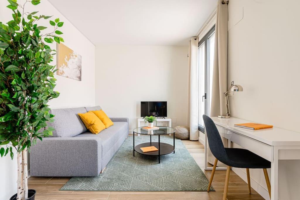 Apartment Cozy Penthouse With Swimming Pool And Parking-a-castell Madrid