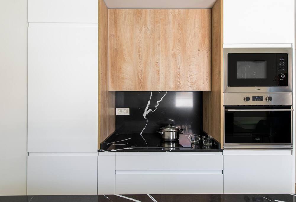 Cozy Penthouse With Swimming Pool And Parking-a-castell Apartment