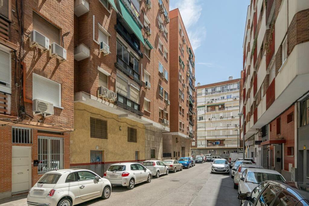 Flat At Street Level - Rio Tri-pedrero Apartment Madrid