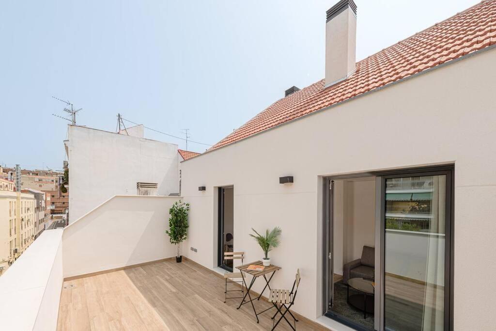 Apartment Cozy Penthouse With Swimming Pool And Parking-a-castell Madrid