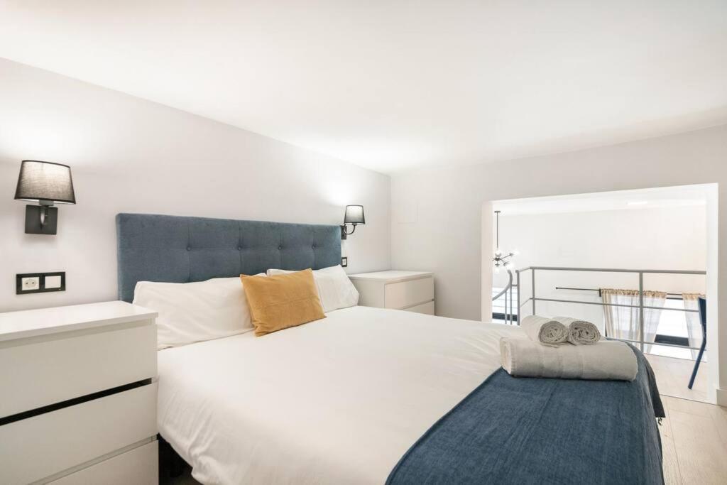 Moderno Loft En Ronda De Segovia-1 * Madrid
