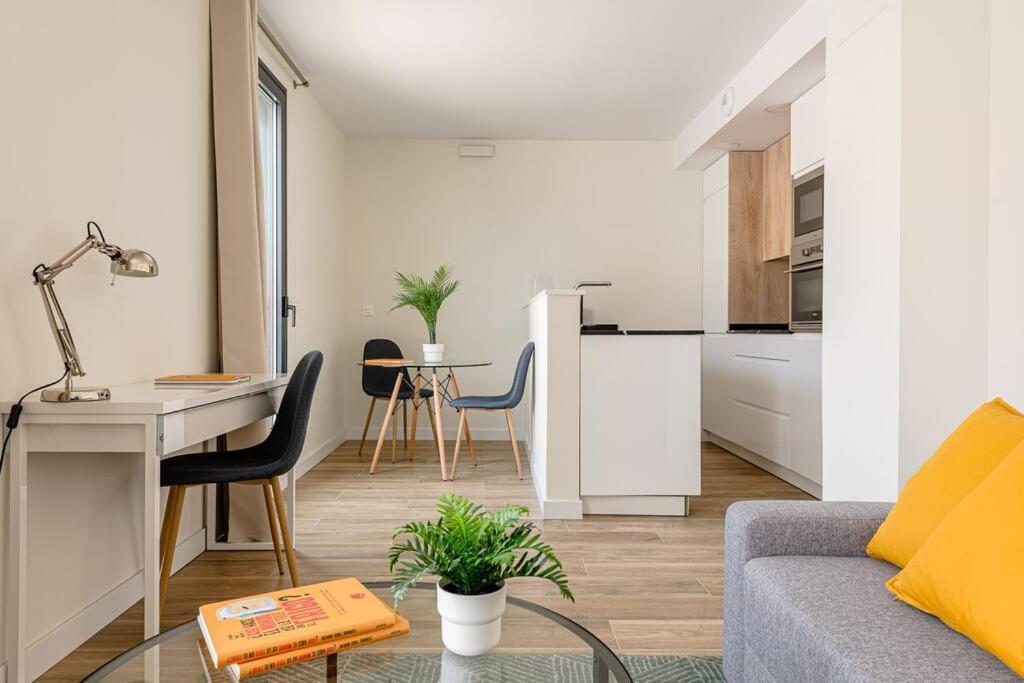 Cozy Penthouse With Swimming Pool And Parking-a-castell Apartment Madrid
