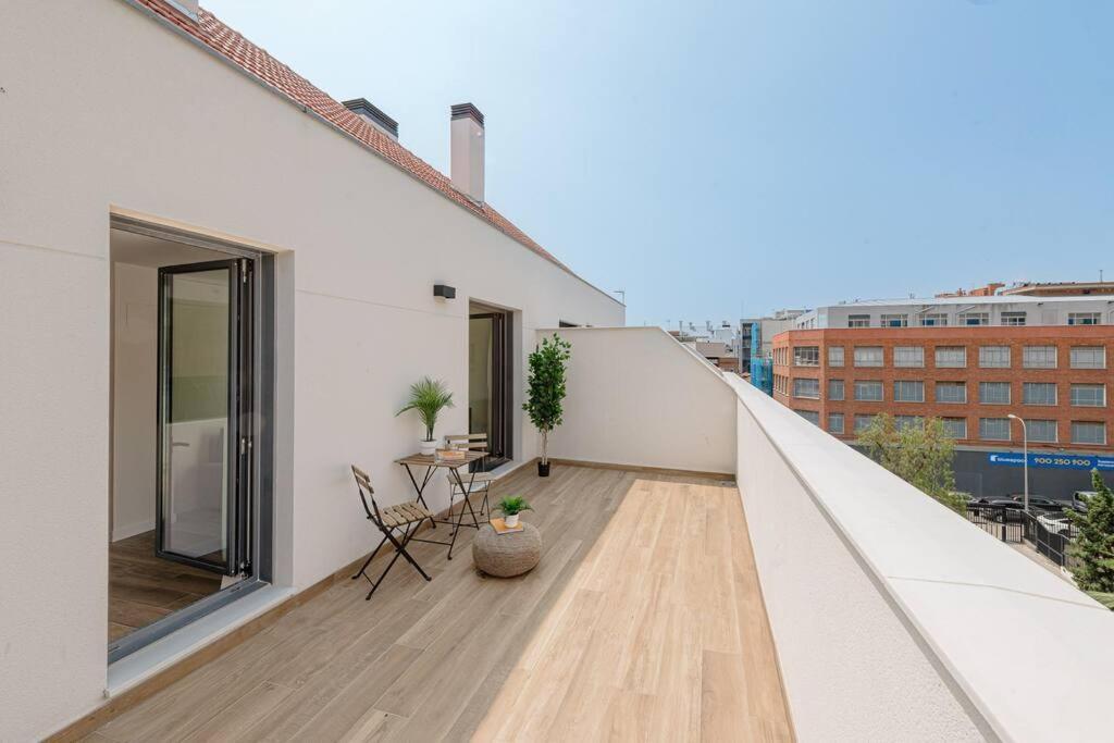 Cozy Penthouse With Swimming Pool And Parking-a-castell *