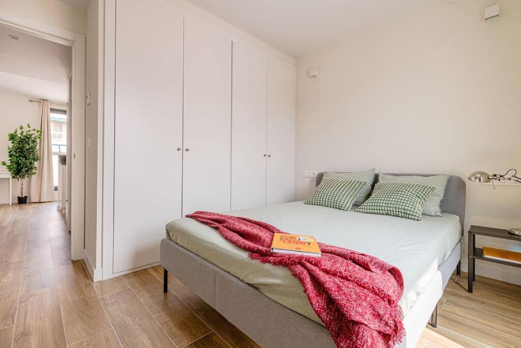 Cozy Penthouse With Swimming Pool And Parking-a-castell Apartment