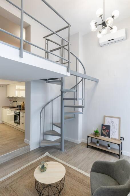 Moderno Loft En Ronda De Segovia-1 Madrid