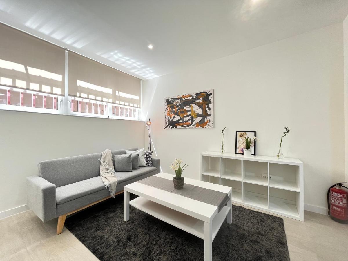 Acogedor Infanta Mercedes Apartamento