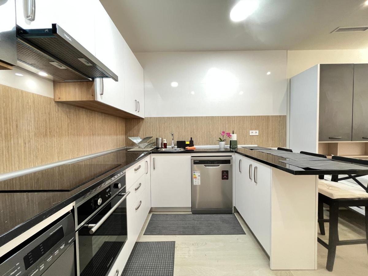 Acogedor Infanta Mercedes Apartamento *