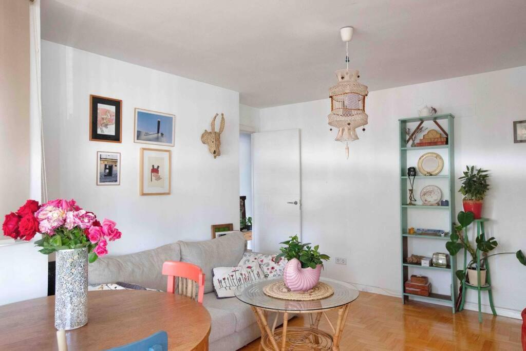 Piso Centrico, Bonito, Acogedor, Con Aire Acondicionado, Jardines Y Enfrente Piscina Municipal De Penuelas Apartment *