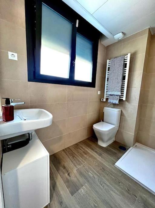 Acogedora Casa En Con Piscina Privada, Jacuzzy Y Garaje Madrid