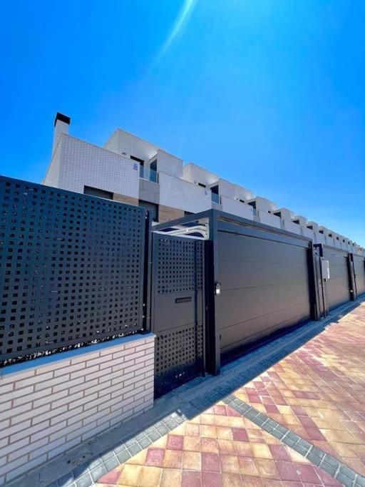 Villa Acogedora Casa En Con Piscina Privada, Jacuzzy Y Garaje *