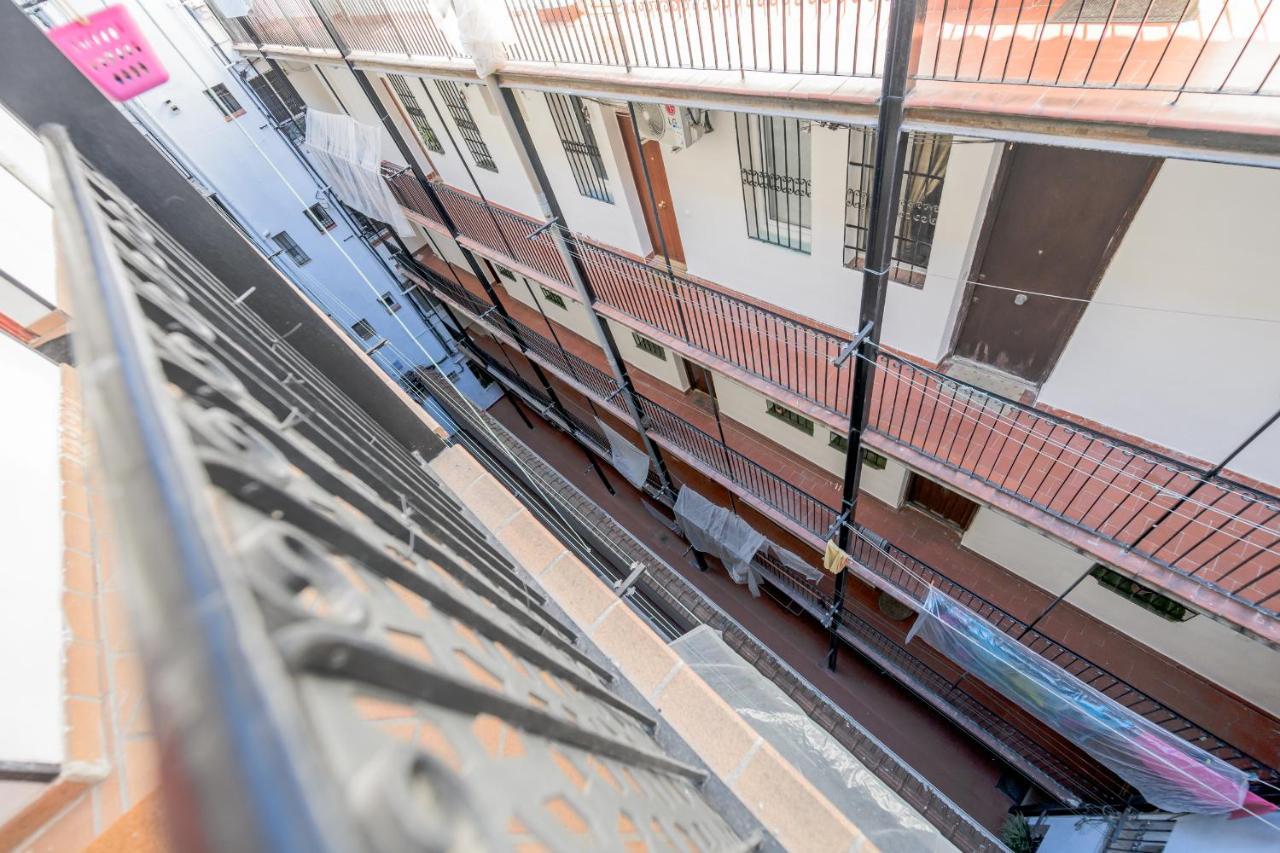 Apartamento Encantadora Buhardilla Temporal Duplex En El Corazon De Sgv51