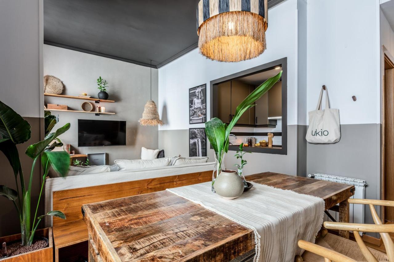 Apartment Tetela- 1 Bedroom With Shared Pool In Centro Madrid