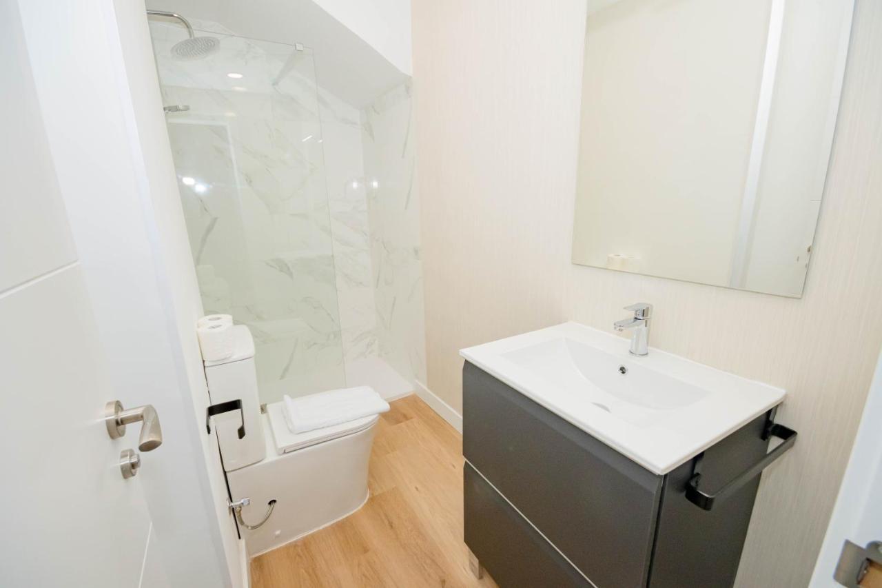 For Cozy And Charming 3-bedroom Temporal In Asr18 Apartment *