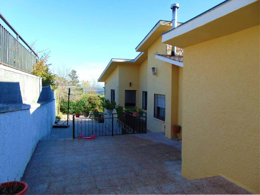 Casa En La Sierra De Grupos Grandes Holiday home *