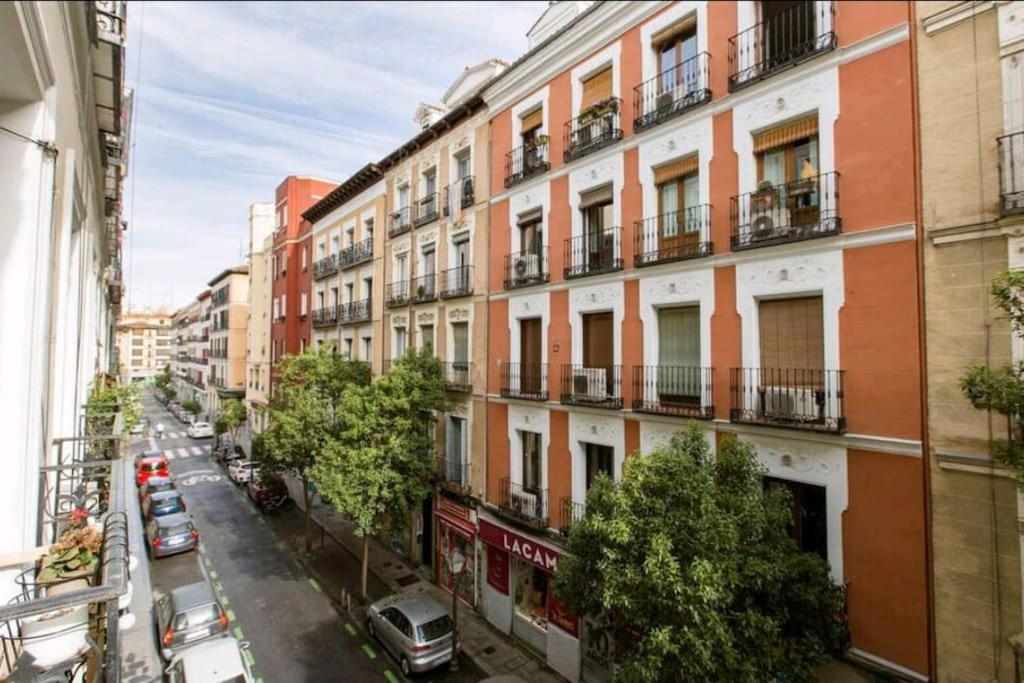 Divina Malasana Apartamento Madri