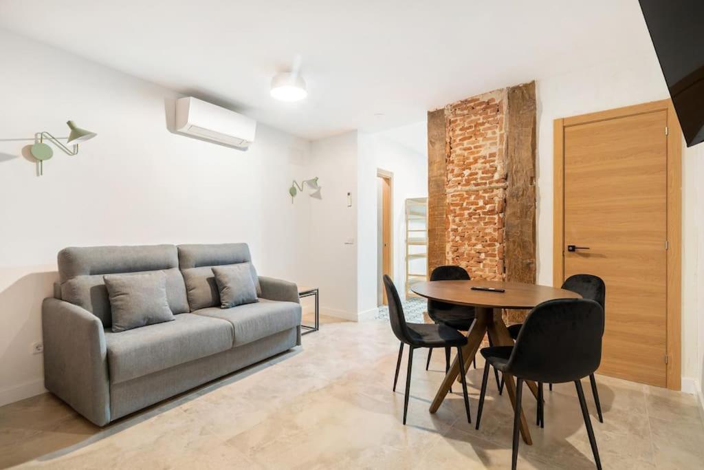 Flat In Lavapies At Street Level S23a * Madri