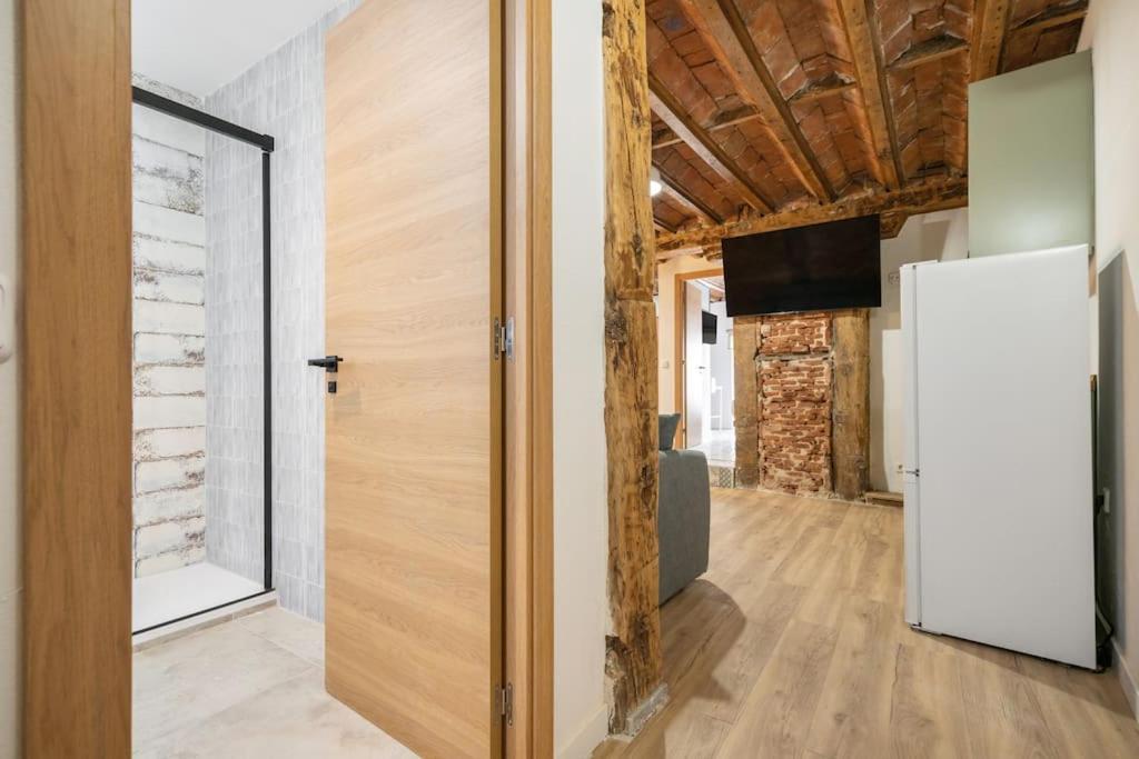 Flat In Lavapies At Street Level S23b Madrid