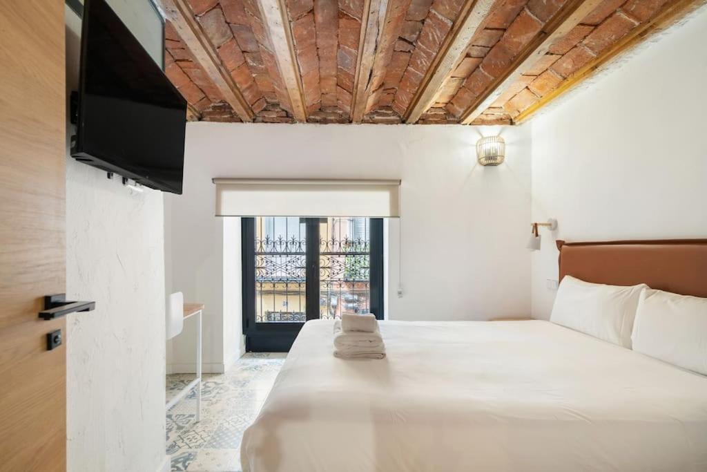 Flat In Lavapies At Street Level S23b