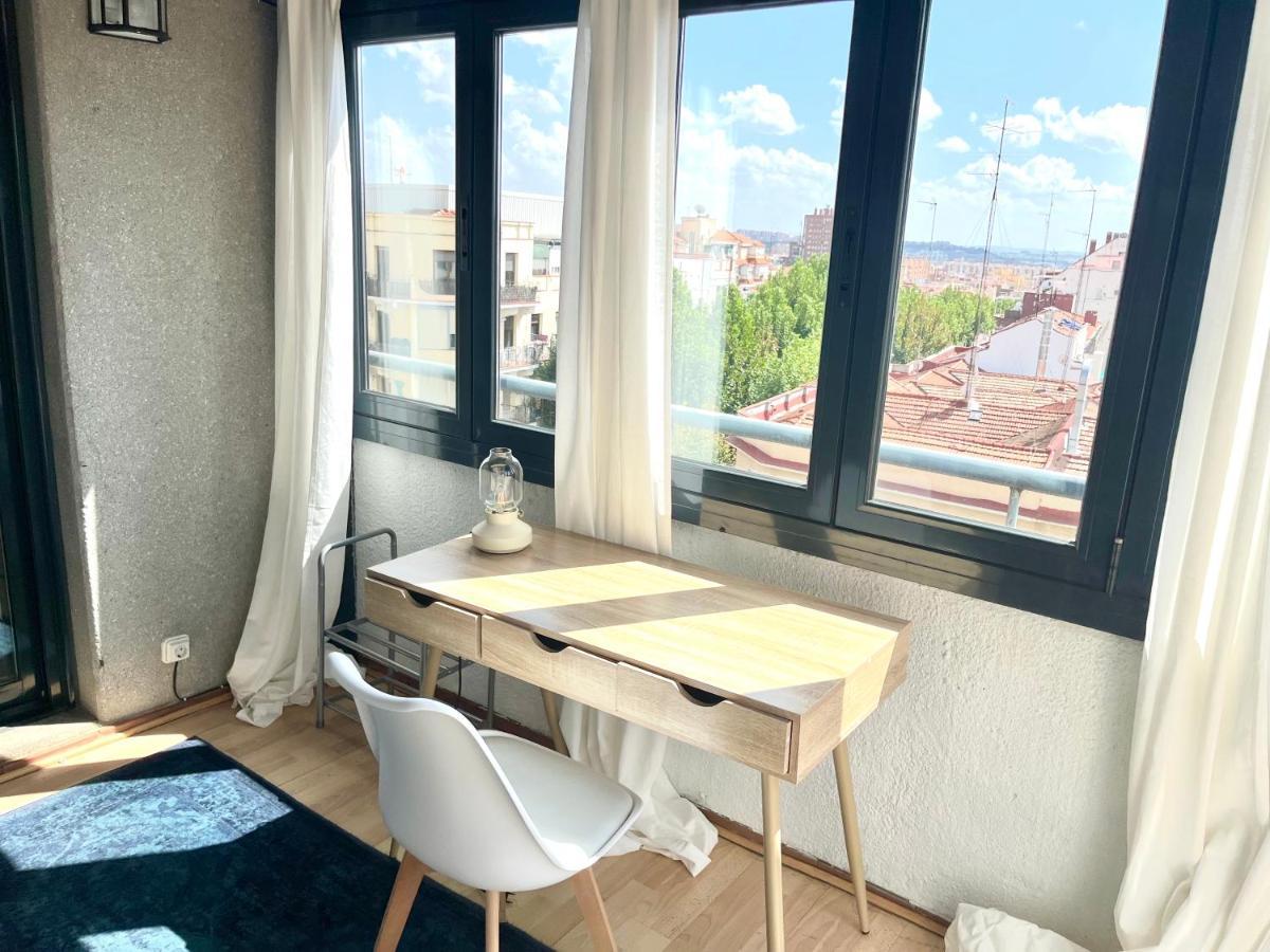 Paseo Acacias 8, Atico Con Terraza En Embajadores