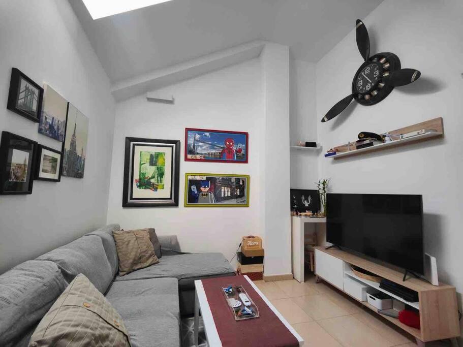 Recien Reformado En Barajas Pueblo Apartment
