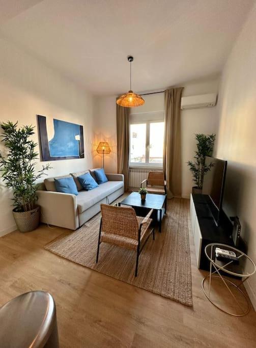 Apartamento Nuevo Apt De Diseno 7pax En Centro/la Latina