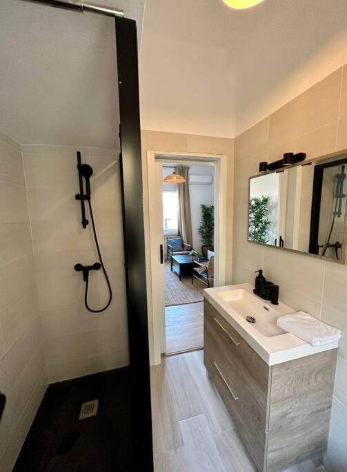 Nuevo Apt De Diseno 7pax En Centro/la Latina Apartamento *