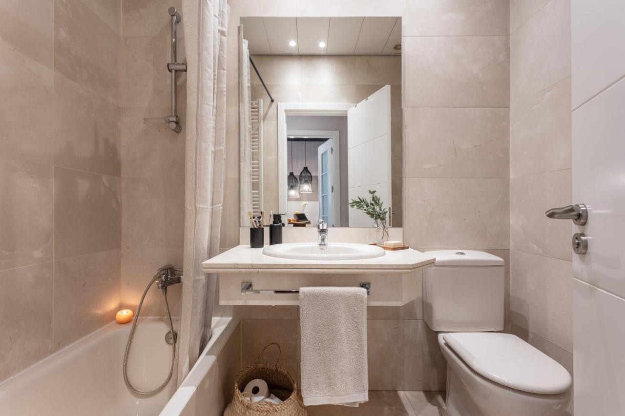 Azreg - 2 Bedroom In Almagro Madrid