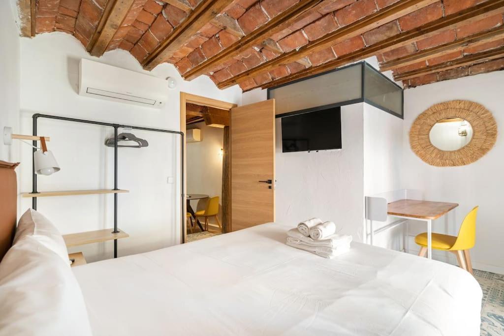 Flat In Lavapies At Street Level S23c